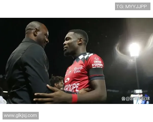 足球明星背后的故事足球明星父亲们的感人瞬间合集视频